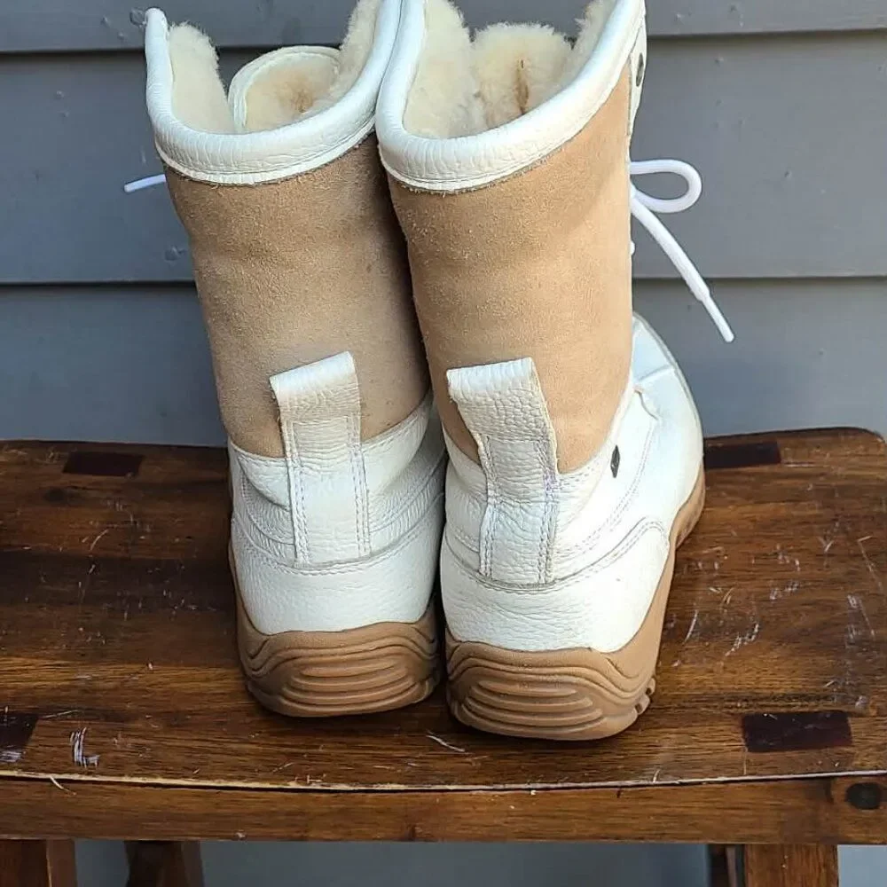 UGG White Adirondack II Shearling Snow Boot size 7 Like NEW!